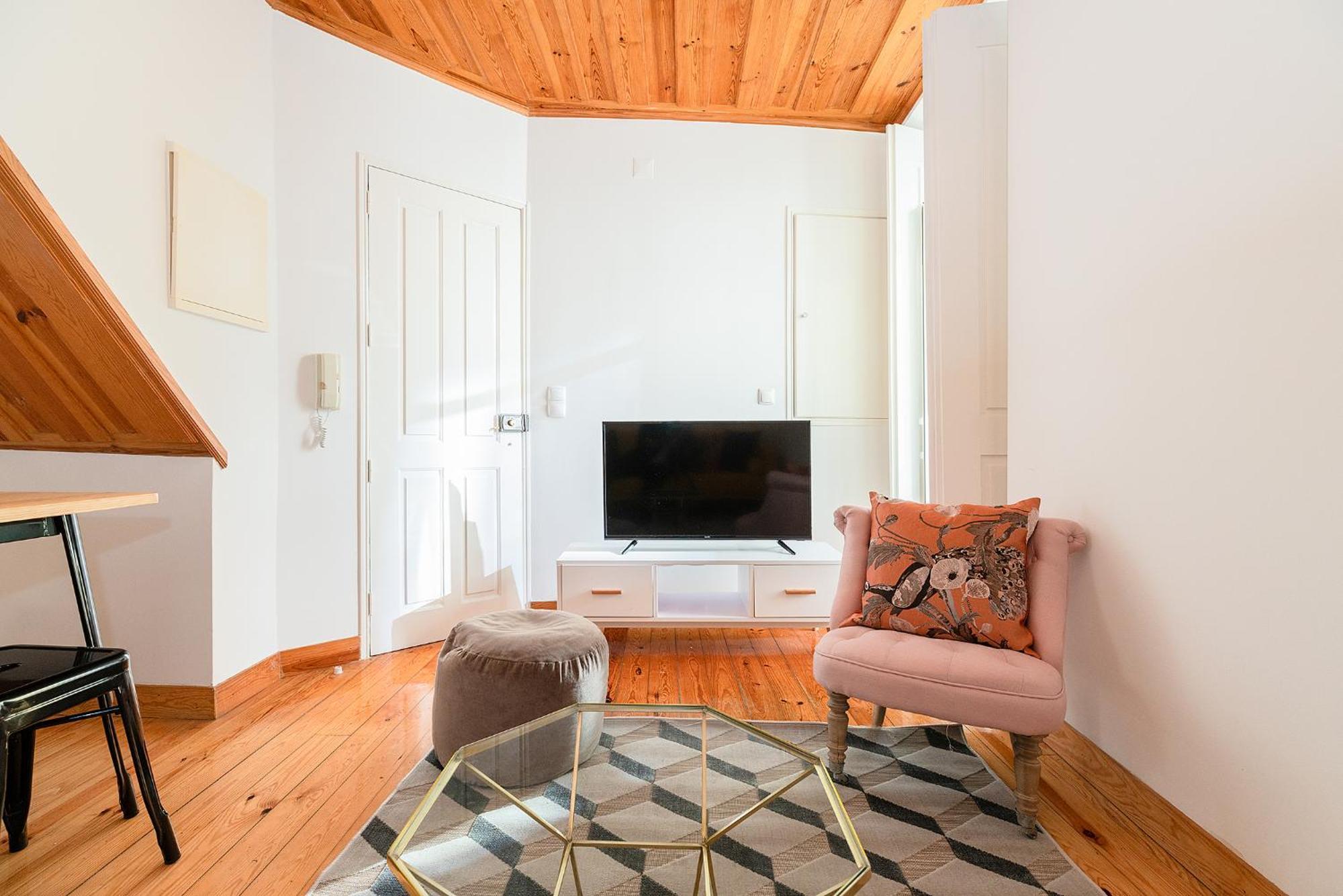 River View 1Bdr Apt In Alfama Close To Tram Lisboa Exterior foto
